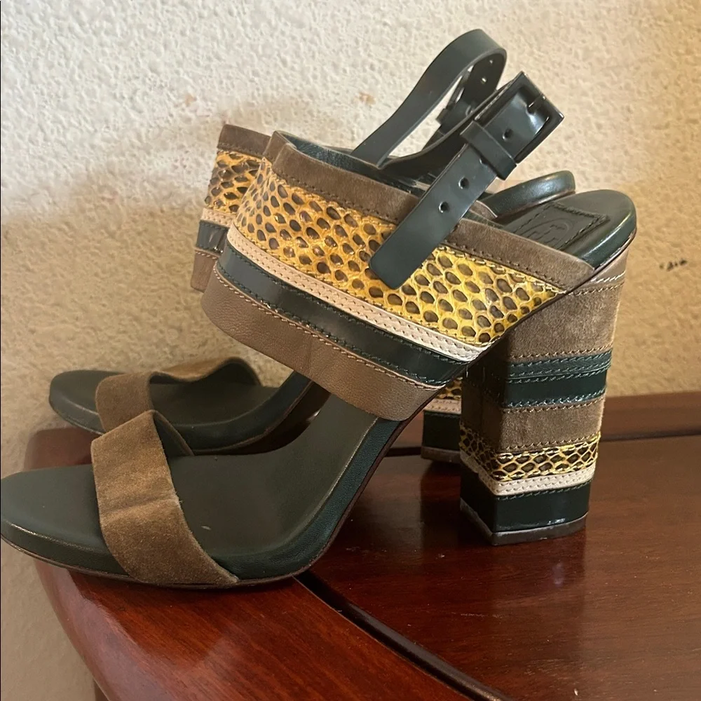 Tory Burch Sandals with Snake Print Accents Size 7 - Picture 2 of 5